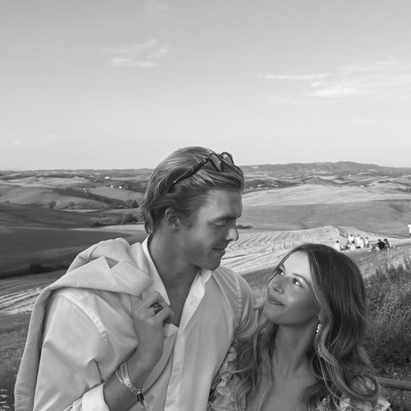 Meet your Posher, Isabella - Picture 3 of 7